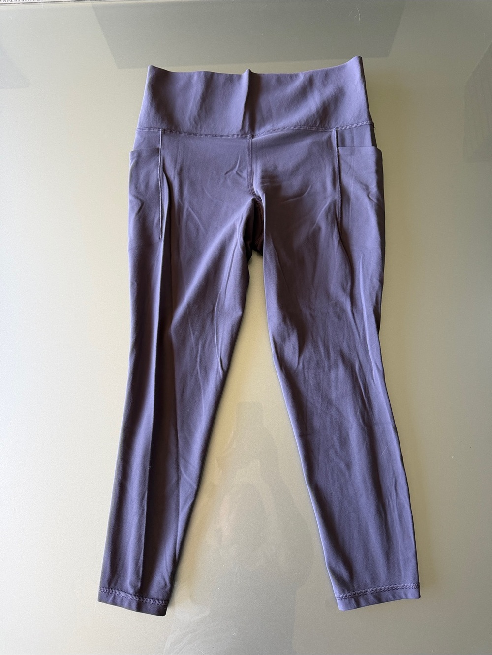 Athleta Salutation Stash Pocket II 7/8 Tight Legging Size M Purple